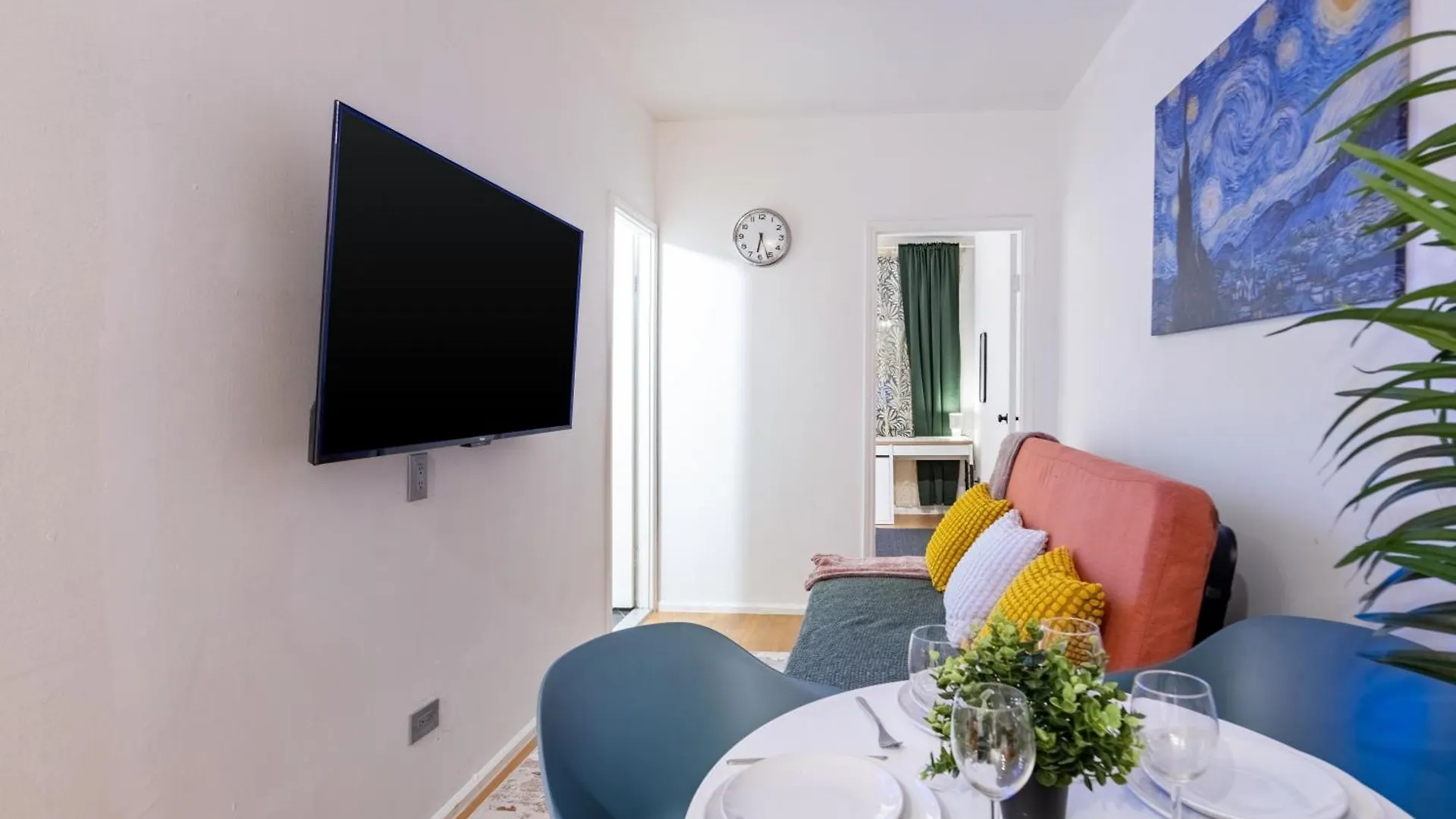 Charming 2 Bd Unit In Central Manhattan New York
