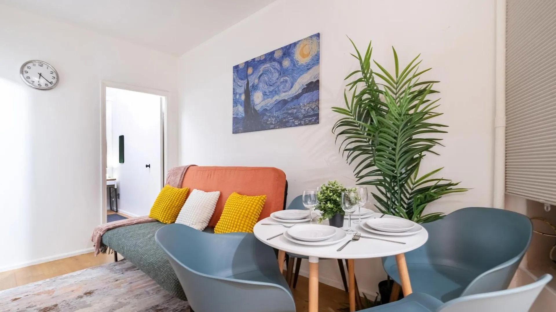 Charming 2 Bd Unit In Central Manhattan New York
